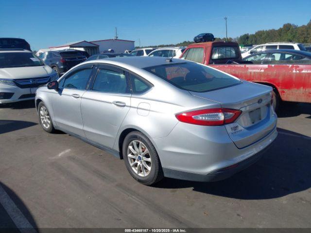 Ford Fusion S Image 13