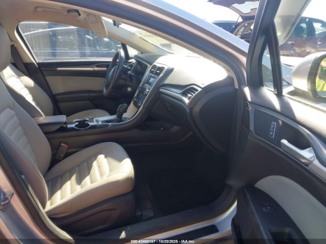 Ford Fusion S Image 6