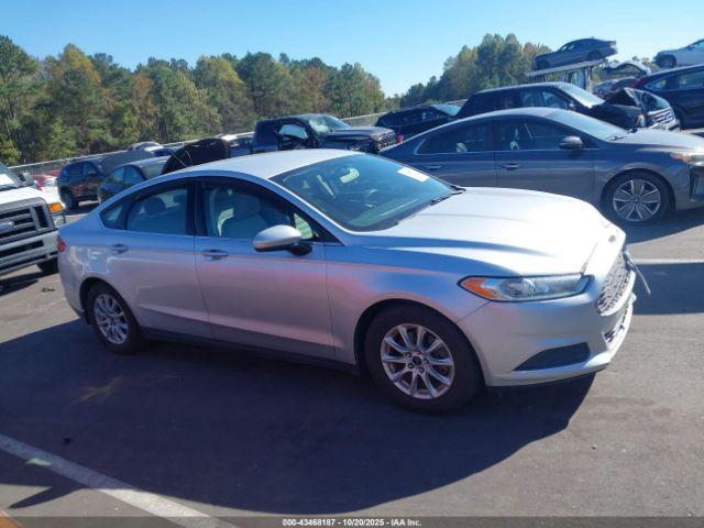 Ford Fusion S Image 8