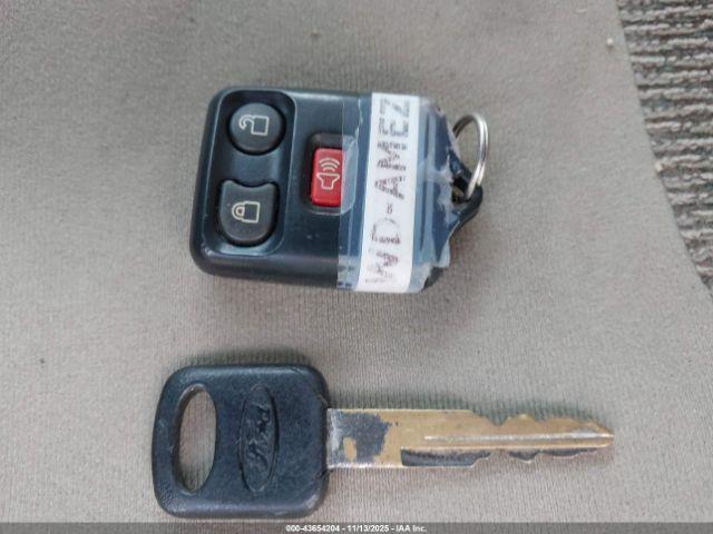 Ford Econoline Image 10