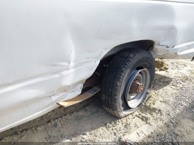 Ford Econoline Image 14