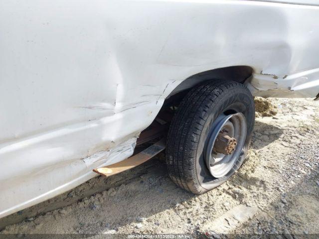 Ford Econoline Image 14