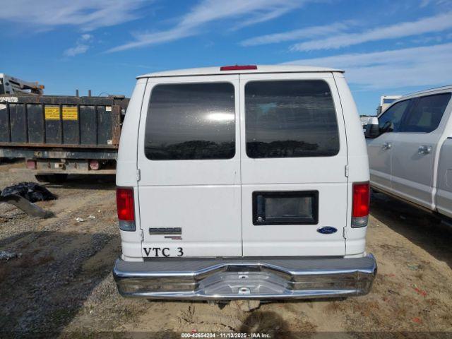 Ford Econoline Image 16