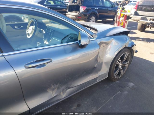 Volvo S60 T5 Inscription Image 11