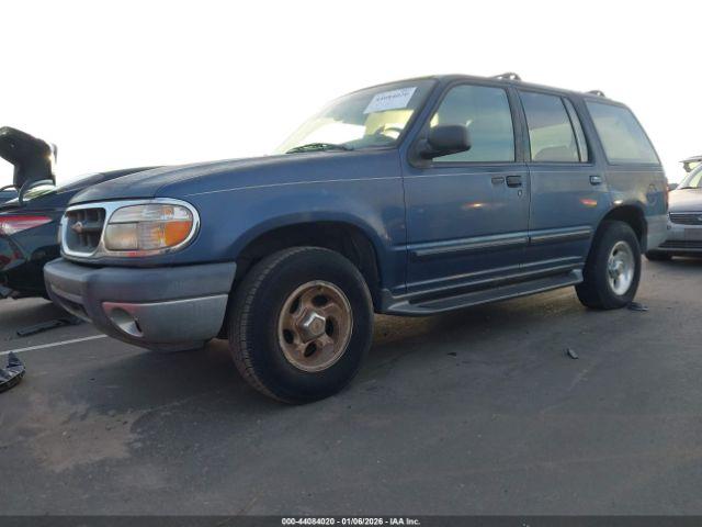 Ford Explorer Xlt Image 8