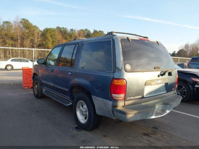 Ford Explorer Xlt Image 5