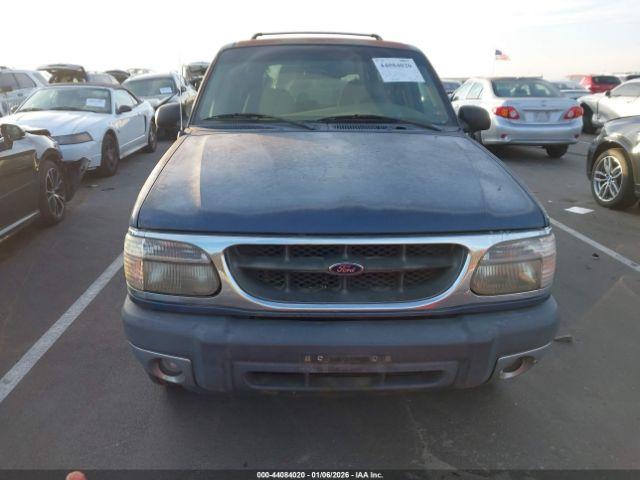 Ford Explorer Xlt Image 7