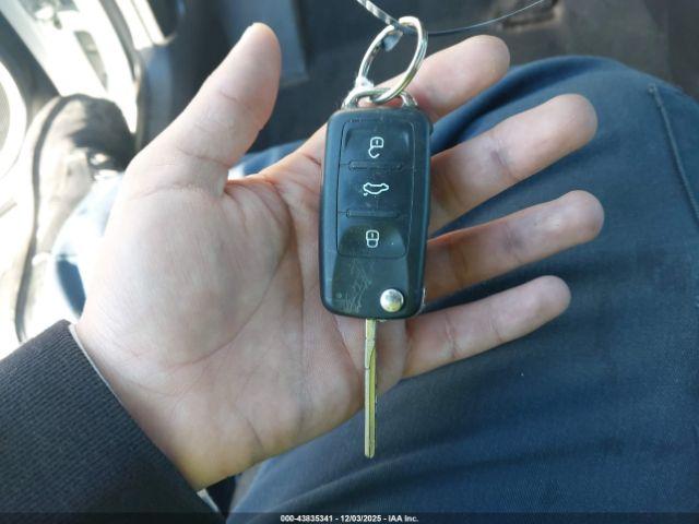 Volkswagen Beetle Image 9