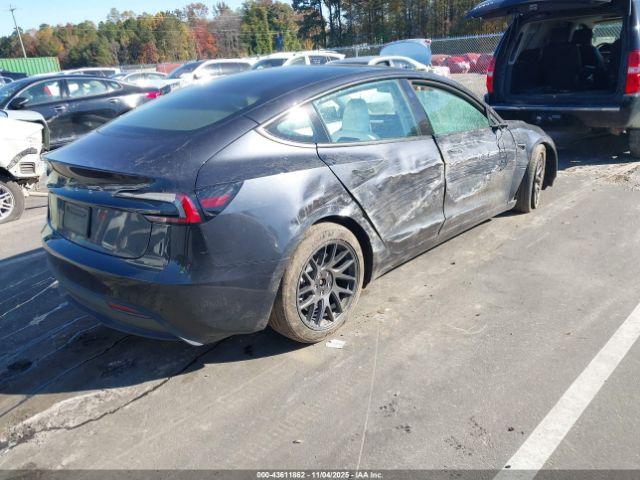 Tesla Model 3 Image 3