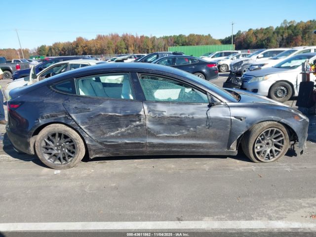 Tesla Model 3 Image 13