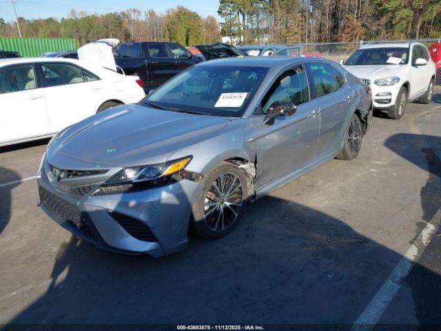 Toyota Camry Se Image 2