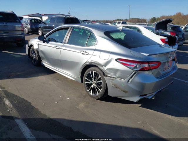 Toyota Camry Se Image 5