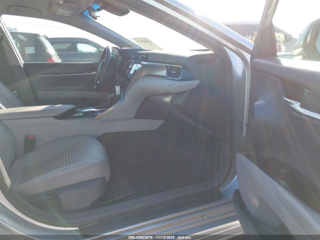 Toyota Camry Se Image 4