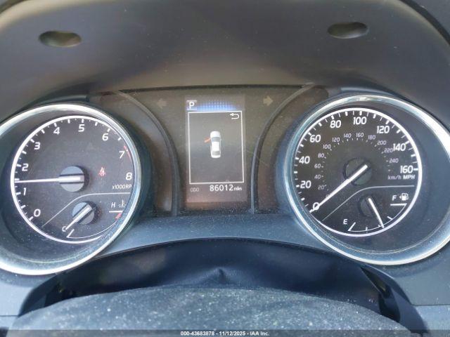 Toyota Camry Se Image 6