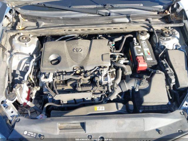 Toyota Camry Se Image 13