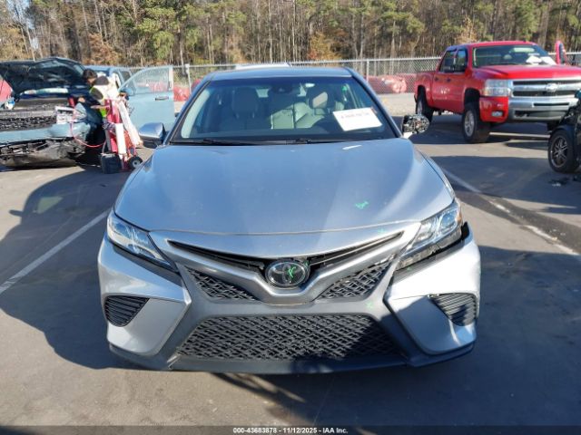 Toyota Camry Se Image 11