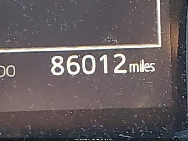 Toyota Camry Se Image 16