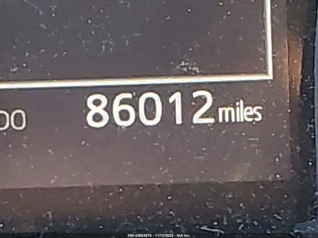 Toyota Camry Se Image 16