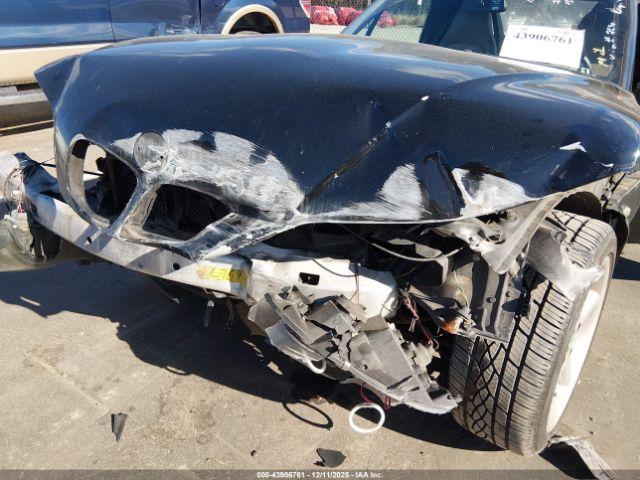 BMW Z Series 2.3 Image 9