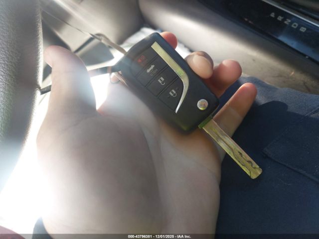 Toyota Corolla Le Image 6