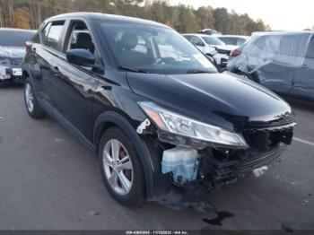  Salvage Nissan Kicks