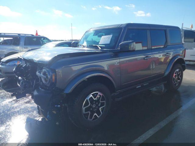 Ford Bronco Outer Banks Image 2