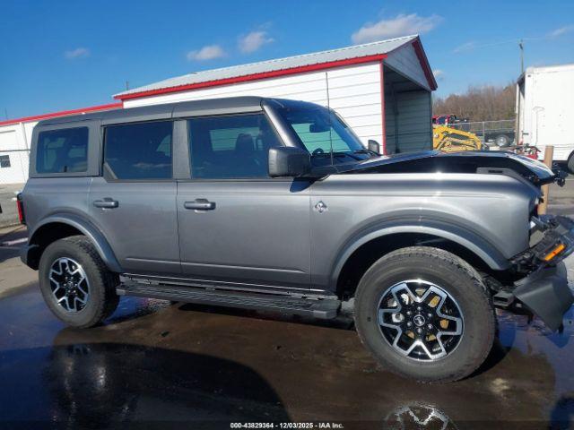Ford Bronco Outer Banks Image 16