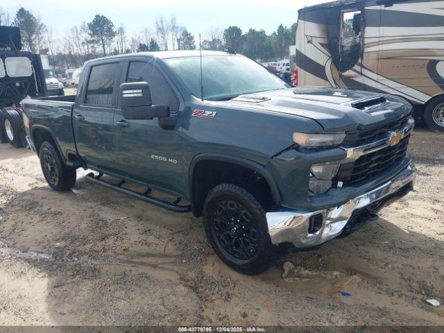  Salvage Chevrolet Silverado 2500