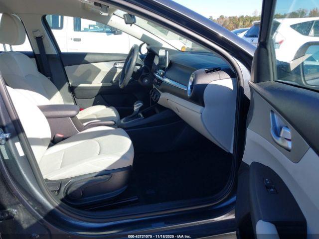 Kia Forte Lxs Image 14