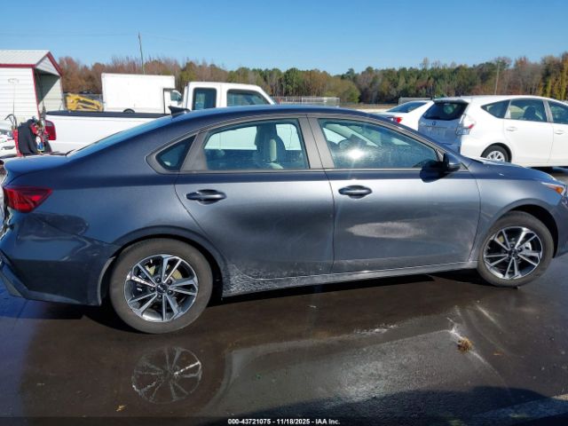 Kia Forte Lxs Image 7