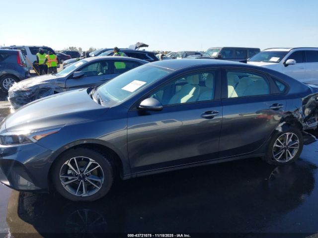 Kia Forte Lxs Image 9