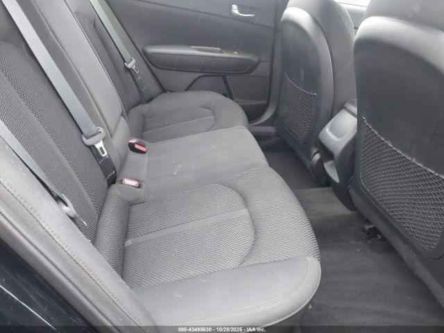 Kia Optima Lx Image 10