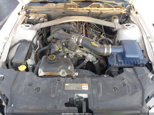 Ford Mustang V6 Image 10