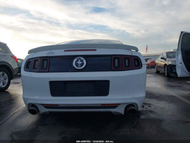 Ford Mustang V6 Image 11