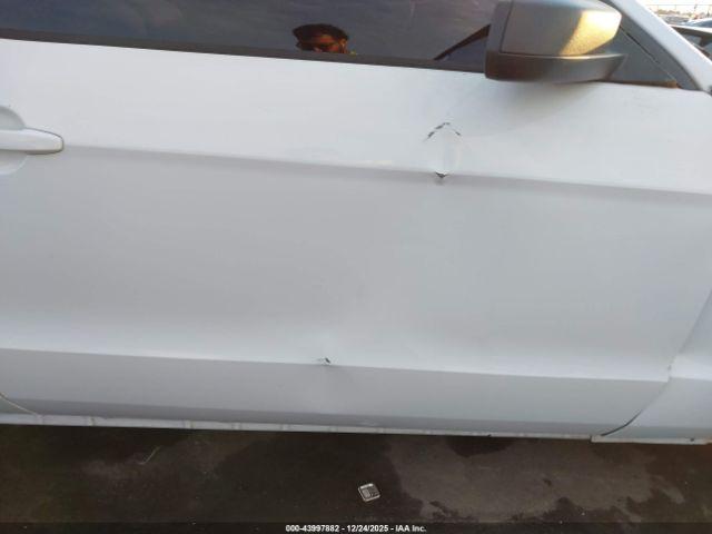 Ford Mustang V6 Image 9