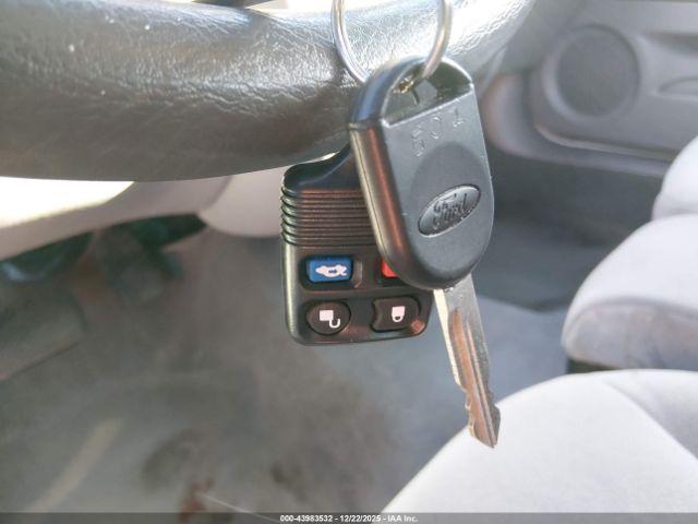 Ford Taurus Se Image 9