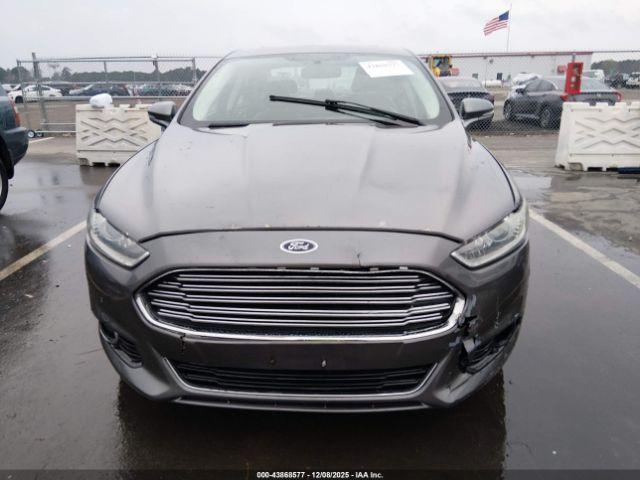 Ford Fusion Titanium Image 10