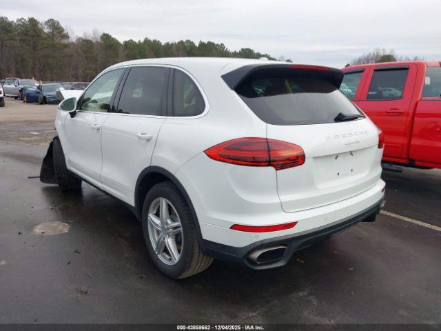 Porsche Cayenne Image 6