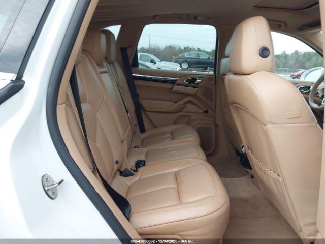 Porsche Cayenne Image 11