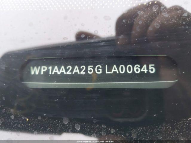 Porsche Cayenne Image 15