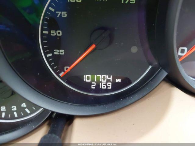 Porsche Cayenne Image 14