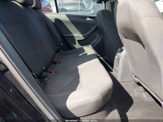 Volkswagen Jetta 2.0l S Image 10