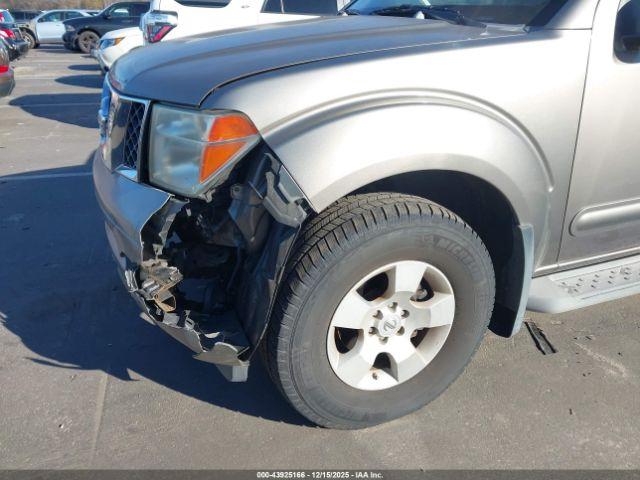 Nissan Pathfinder Se Image 6