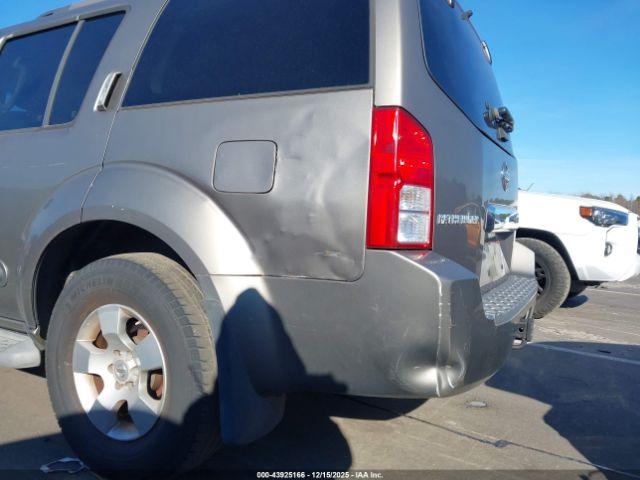 Nissan Pathfinder Se Image 2