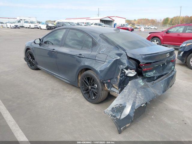 Toyota Camry Se Image 14