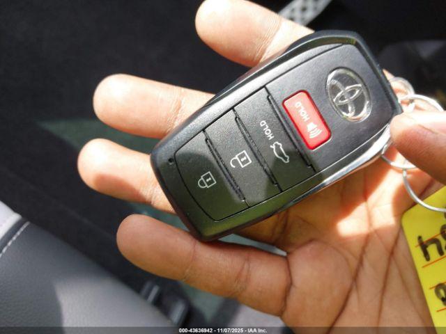 Toyota Camry Se Image 5