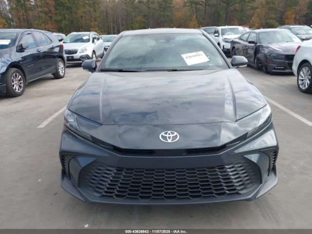 Toyota Camry Se Image 18