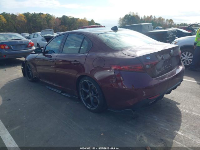 Alfa Romeo Giulia Ti Sport Awd Image 2