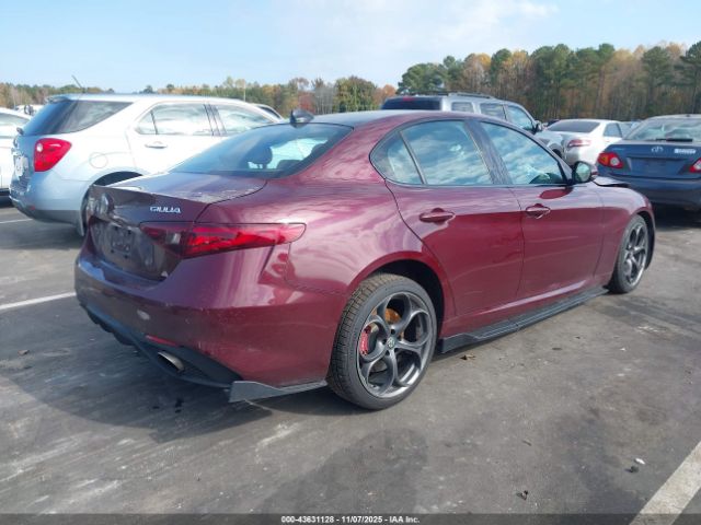 Alfa Romeo Giulia Ti Sport Awd Image 4