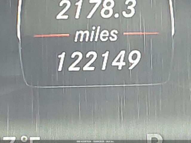 Mercedes-Benz E-Class Image 4